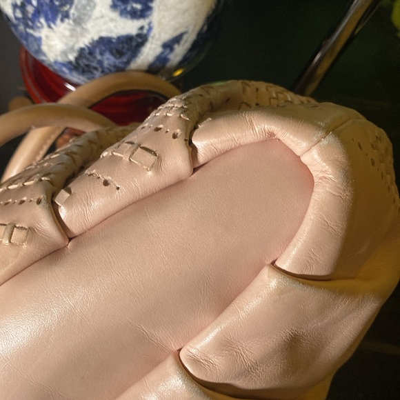 Coach blush pink shoulder bag. This bag is fire!! Pink and brass ❤️🔥 - Picture 6 of 16